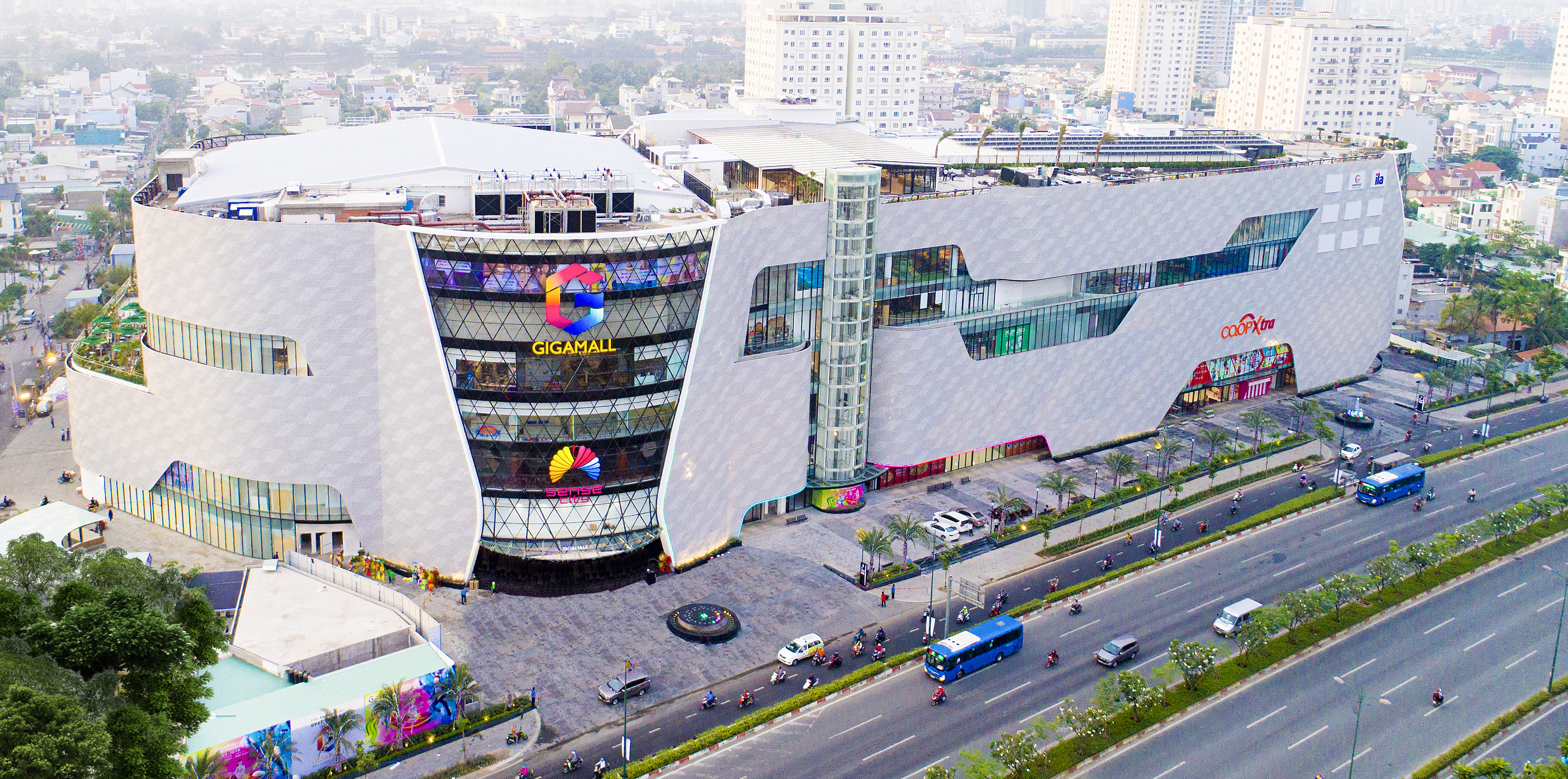 Trung tâm thương mại Sense City bên trong tòa nhà Giga Mall số 240 -242 Phạm Văn Đồng